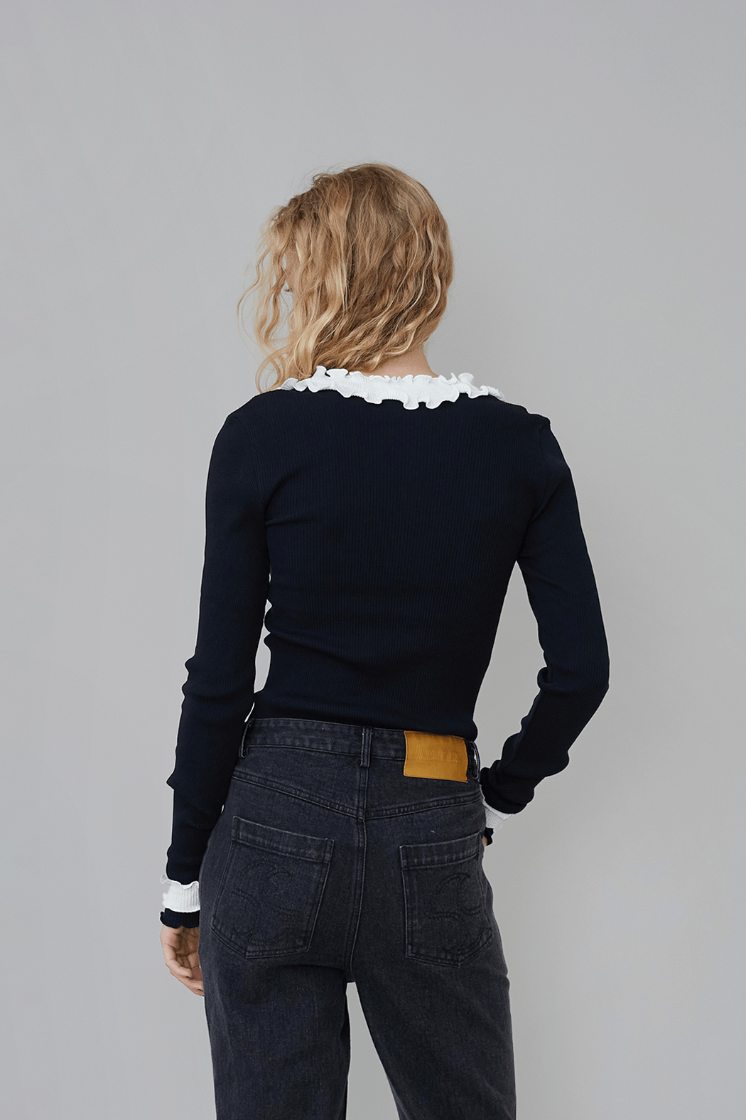 ROSIE SEAMLESS TOP - BLACK/WHITE